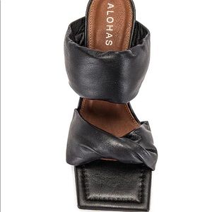 Alohas Mules - Twist Strap Size US 9 fits like Size US 8/7.5